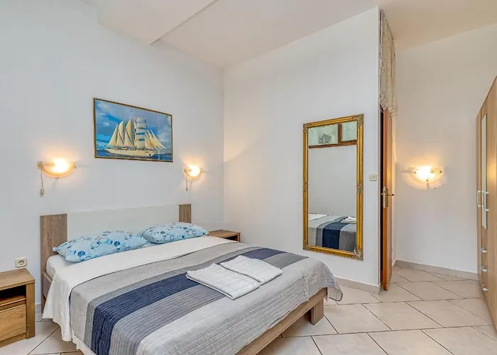 Bastovanovic 8 * Rovinj